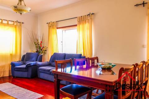 Moradia V3 para venda em Tarouca