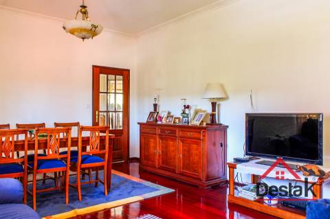 Moradia V3 para venda em Tarouca