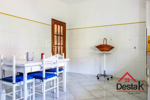 Moradia V3 para venda em Tarouca