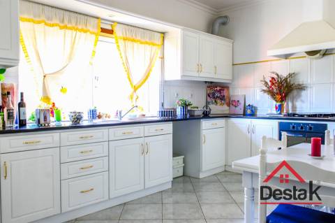 Moradia V3 para venda em Tarouca