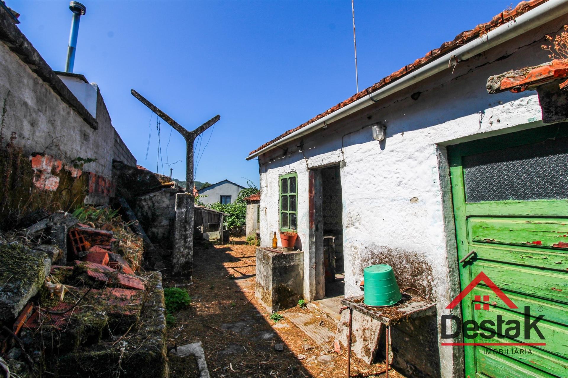 Moradia Térrea para Reconstrução – Santa Cruz da Trapa