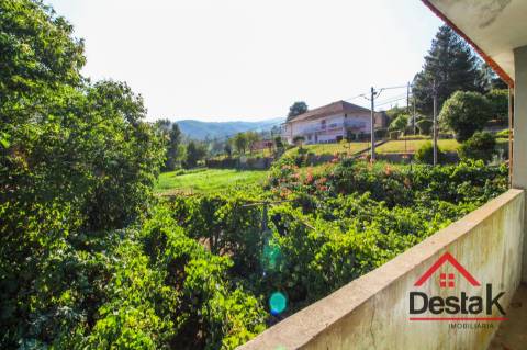 Moradia isolada com terreno para venda em São Pedro do Sul