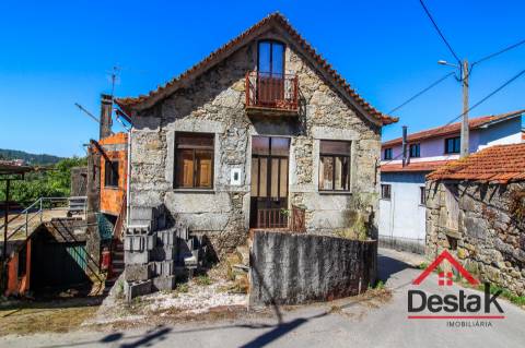 Moradia de Pedra em venda para renovar, em Oliveira de Frades