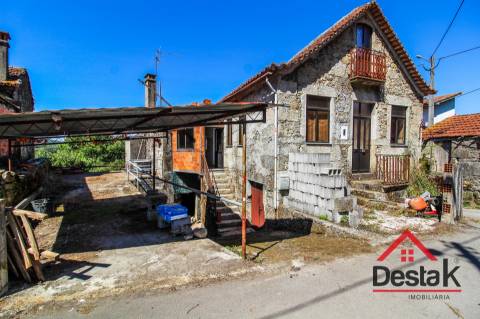 Moradia de Pedra em venda para renovar, em Oliveira de Frades