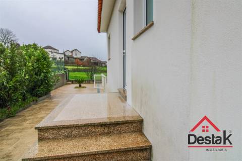 Moradia T1 para arrendamento em São Félix