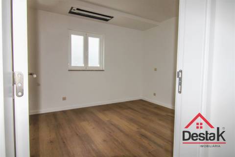 Moradia T1 para arrendamento em São Félix