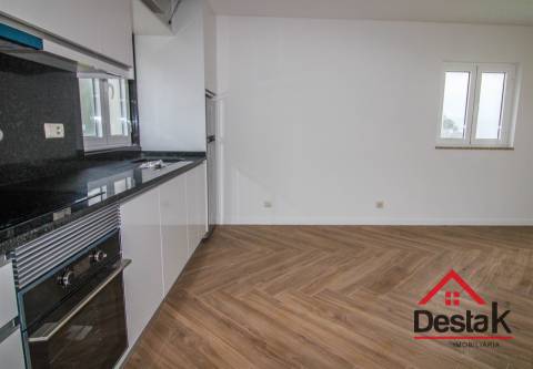 Moradia T1 para arrendamento em São Félix