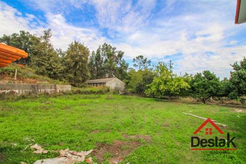 Moradia V6 em Sá de Carvalhais