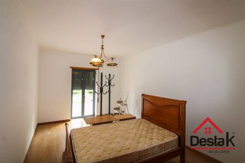 Moradia V6 em Sá de Carvalhais