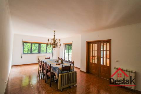 Moradia V6 em Sá de Carvalhais