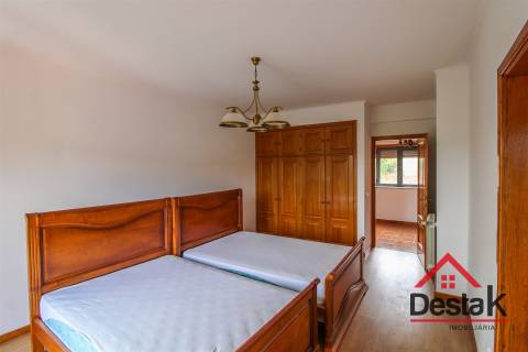 Moradia V6 em Sá de Carvalhais