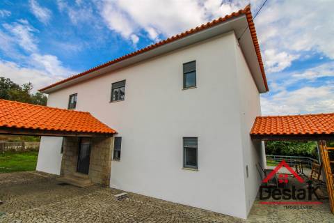 Moradia V6 em Sá de Carvalhais