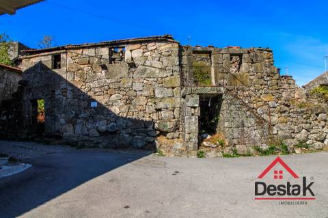 Moradia em Granito para Restaurar – Ventosa, Vouzela