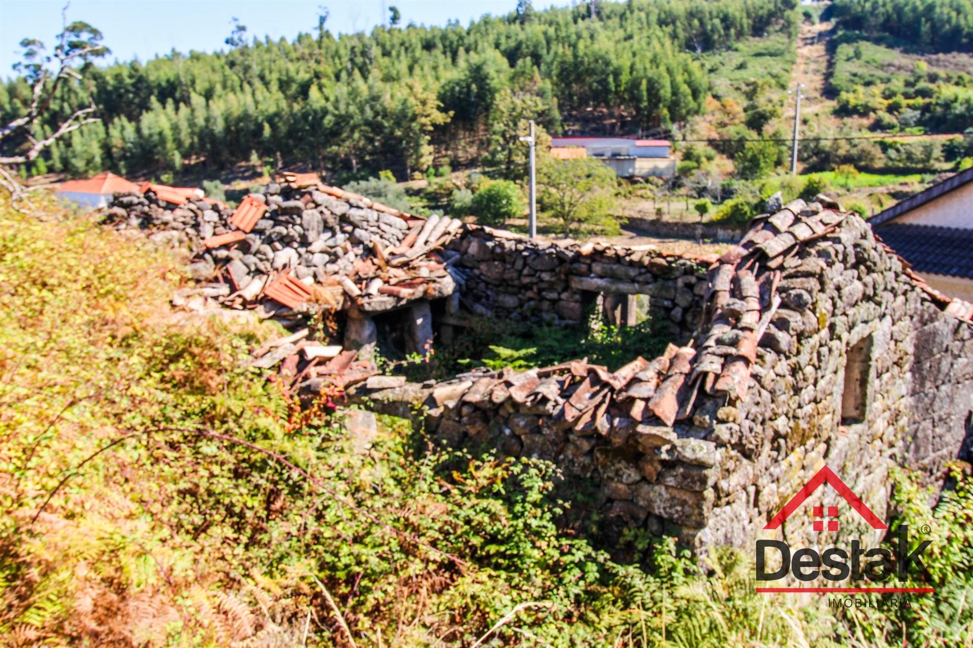 Moradia em Granito para Restaurar – Ventosa, Vouzela