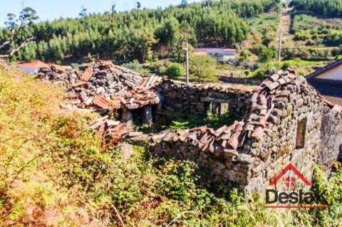 Moradia em Granito para Restaurar – Ventosa, Vouzela