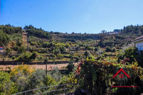 Moradia em Granito para Restaurar – Ventosa, Vouzela