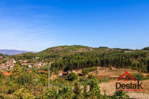 Moradia em Granito para Restaurar – Ventosa, Vouzela