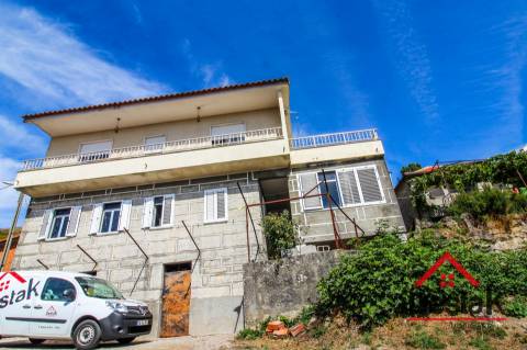 Moradia T4 para arrendamento em Macieira do Sul