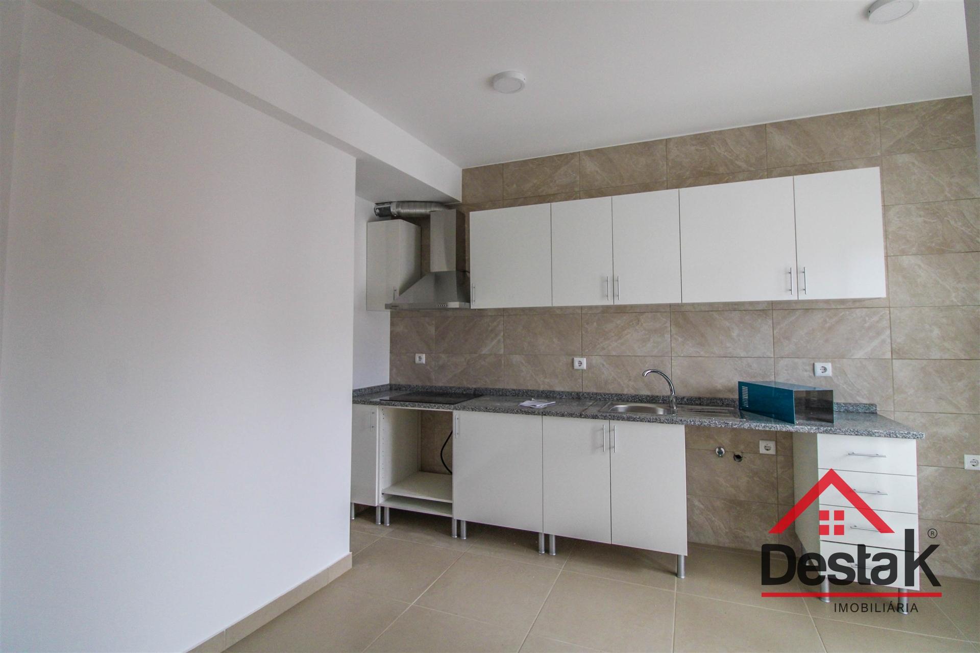 Apartamento T1 para arrendamento no centro de São Pedro do Sul