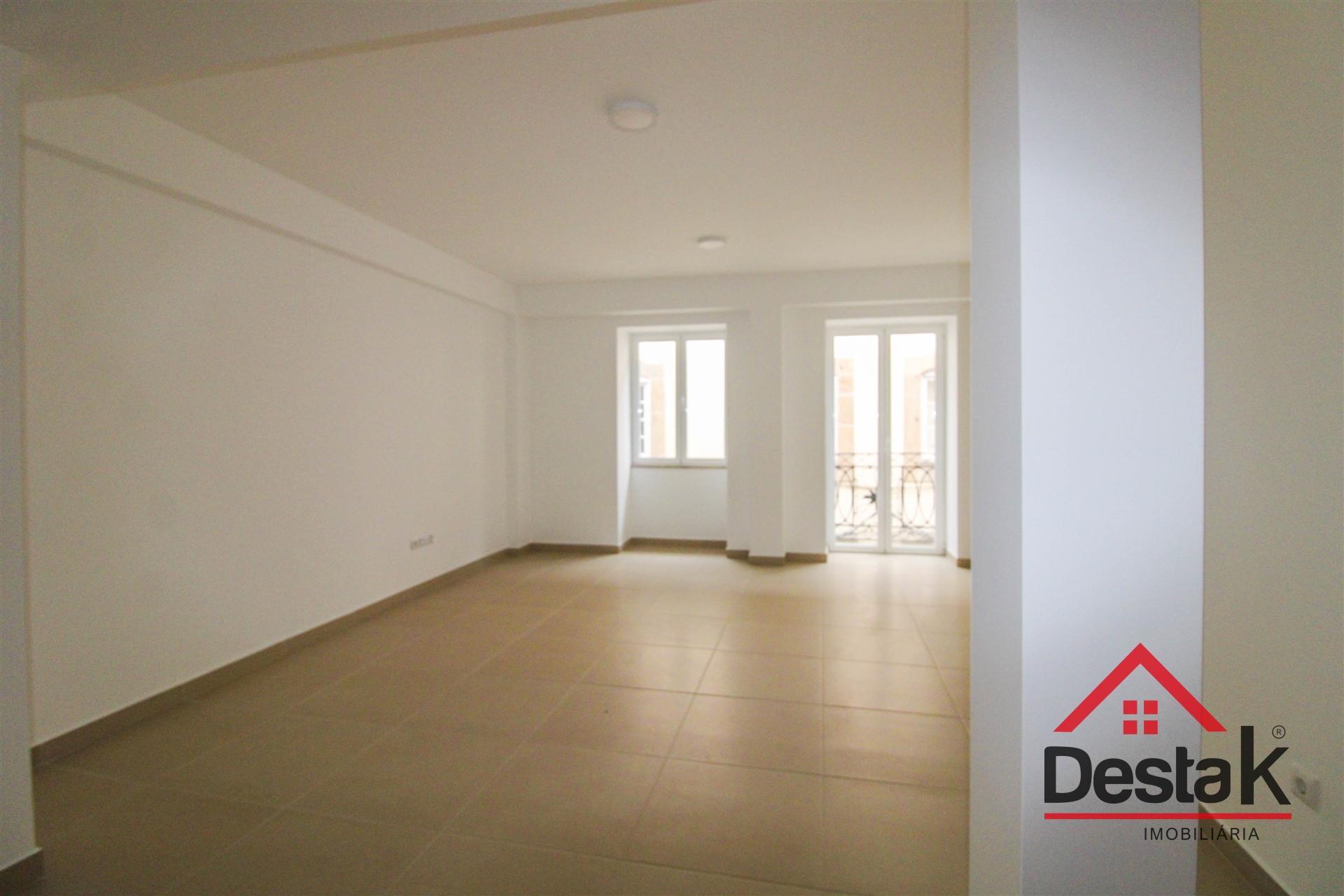 Apartamento T1 para arrendamento no centro de São Pedro do Sul