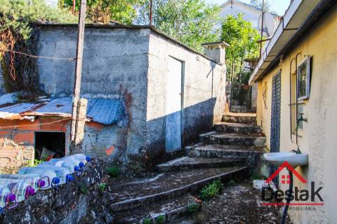 Moradia V3 para Remodelação – Oportunidade Única!