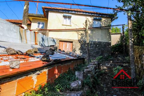 Moradia V3 para Remodelação – Oportunidade Única!