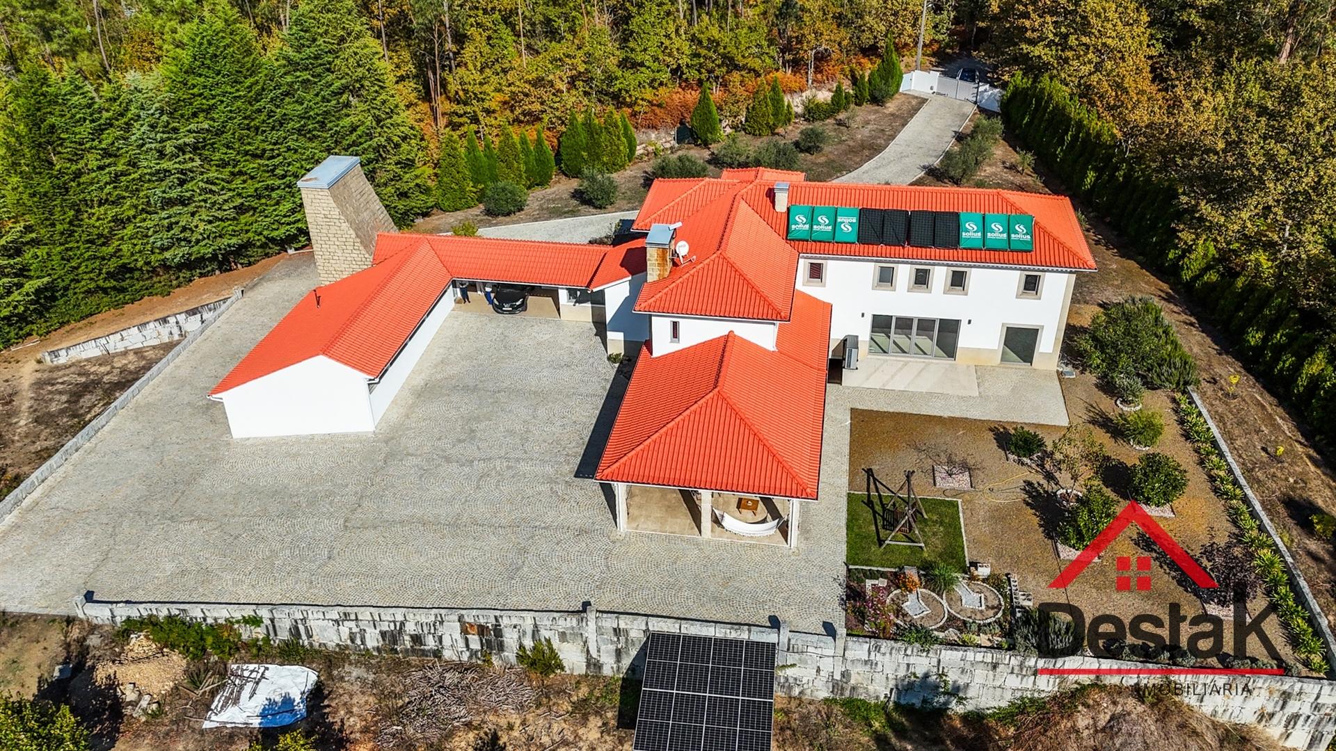 Moradia V5 Isolada para venda em São Pedro do Sul.