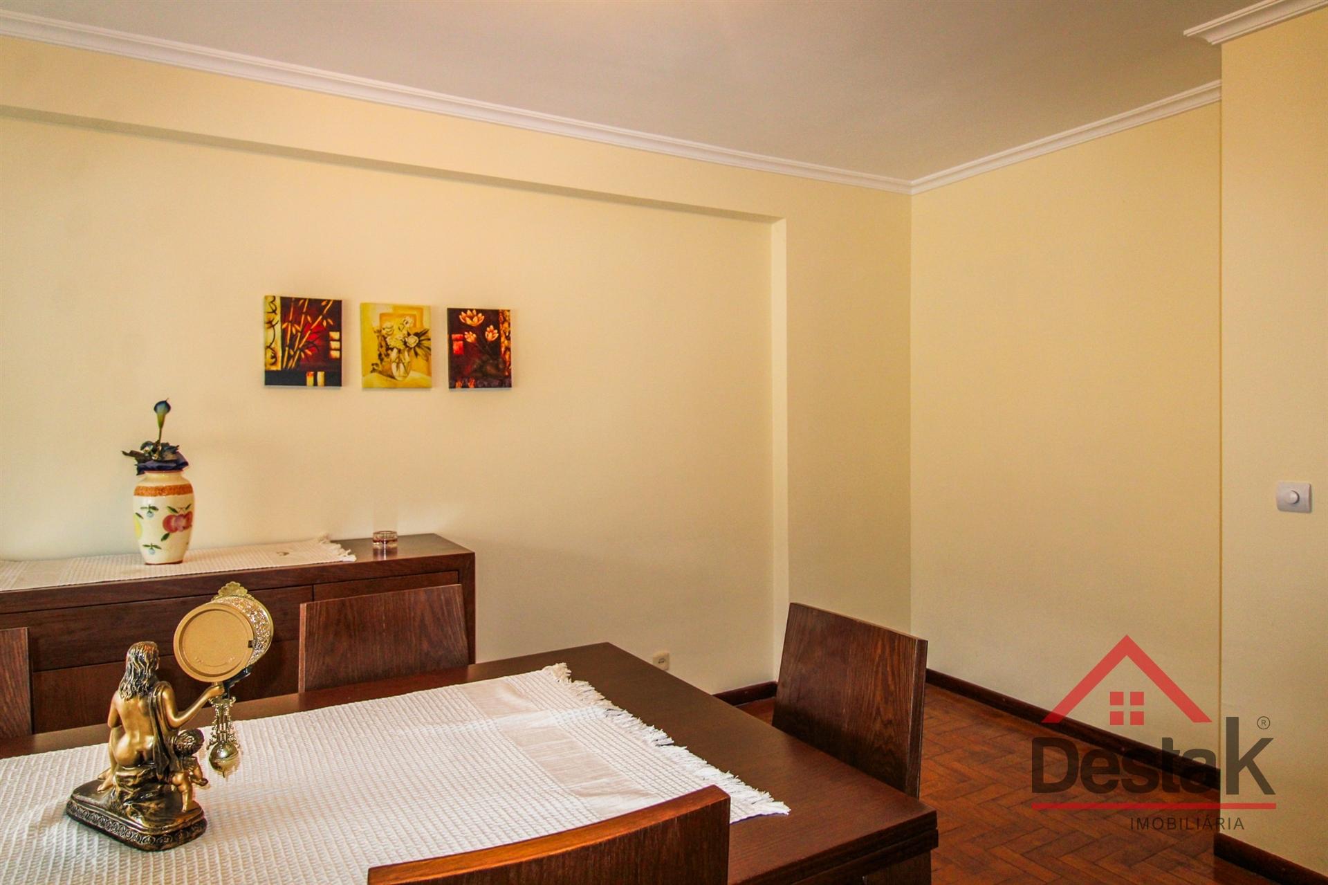 Apartamento T3 mobilado para arrendamento em Oliveira de Frades