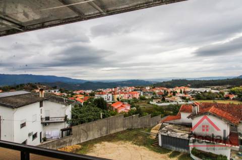Apartamento T3 mobilado para arrendamento em Oliveira de Frades