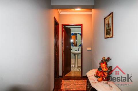 Apartamento T3 mobilado para arrendamento em Oliveira de Frades