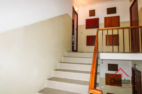 Apartamento T3 mobilado para arrendamento em Oliveira de Frades