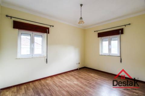 Moradia V1 para arrendamento em Sul