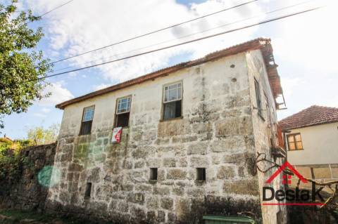 Moradia em Pedra para Restaurar