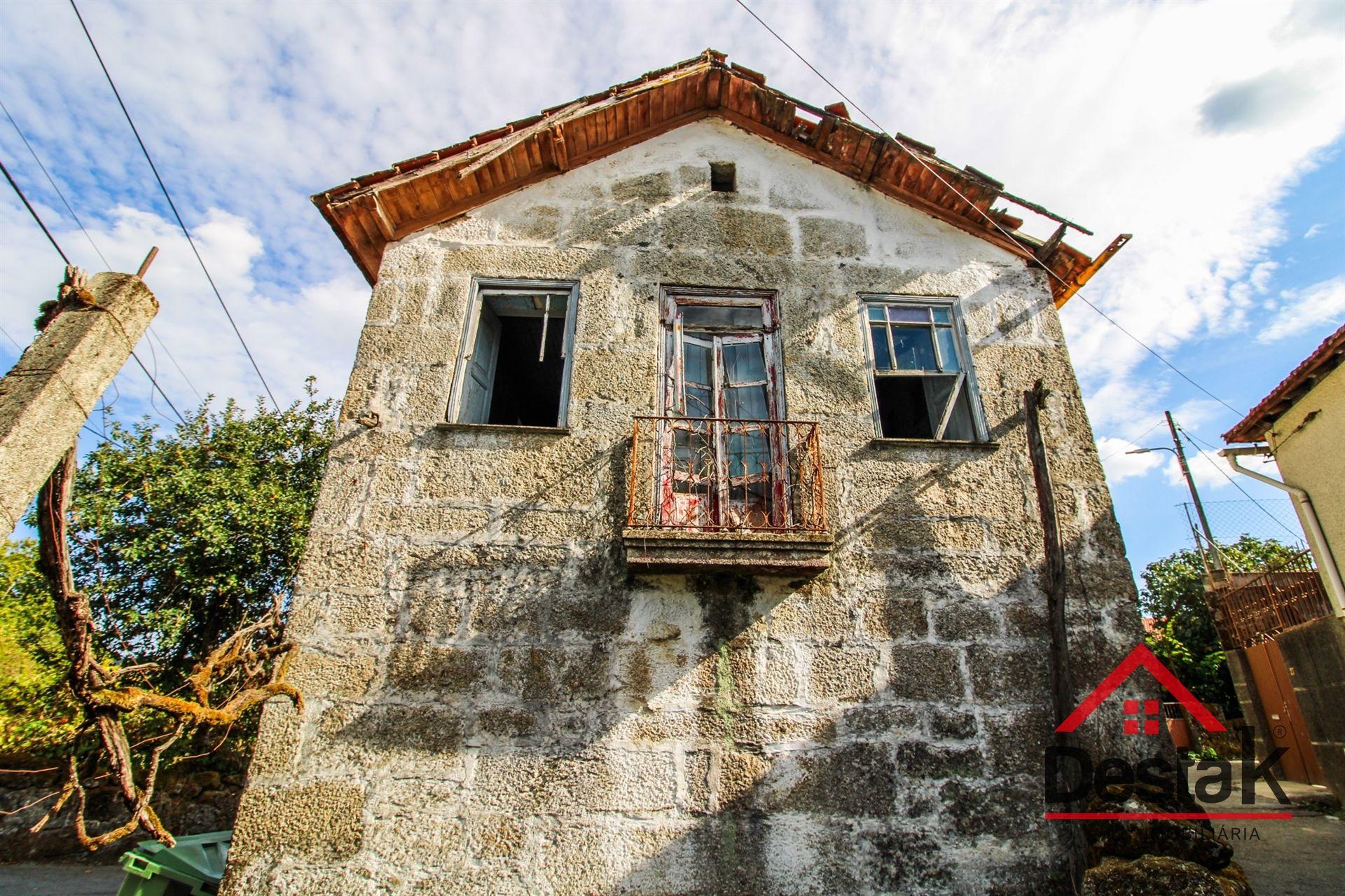Moradia em Pedra para Restaurar