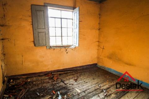 Moradia em Pedra para Restaurar