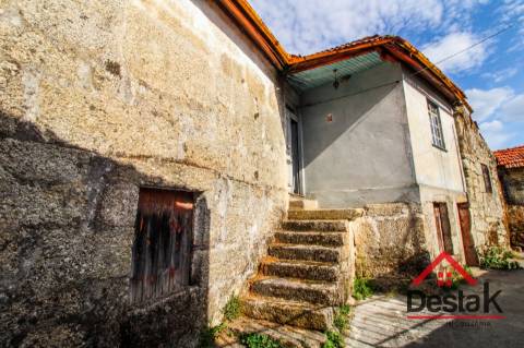 Moradia em Pedra para Restaurar