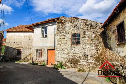 Moradia em Pedra para Restaurar