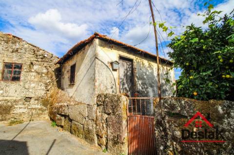 Moradia em Pedra para Restaurar