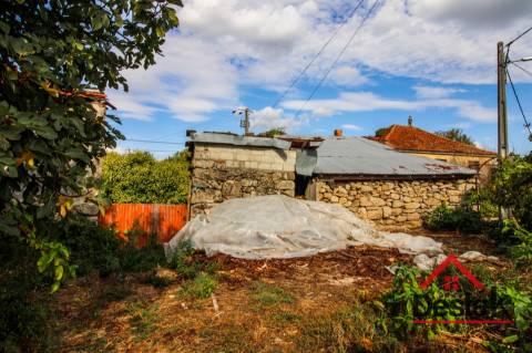 Moradia em Pedra para Restaurar