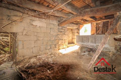 Moradia em Pedra para Restaurar