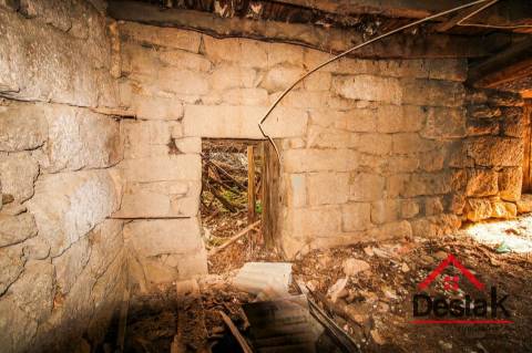 Moradia em Pedra para Restaurar