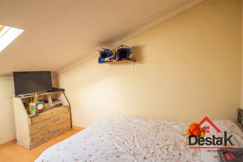 Arrumos transformados em T4, no coração de São Pedro