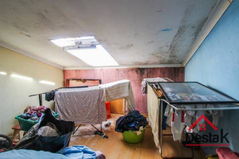 Arrumos transformados em T4, no coração de São Pedro