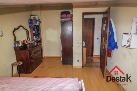 Arrumos transformados em T4, no coração de São Pedro