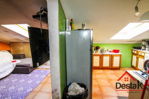 Arrumos transformados em T4, no coração de São Pedro