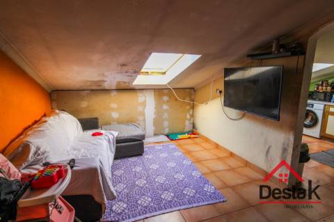 Arrumos transformados em T4, no coração de São Pedro