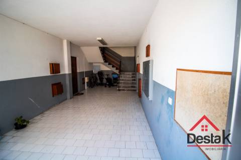 Arrumos transformados em T4, no coração de São Pedro