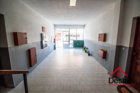 Arrumos transformados em T4, no coração de São Pedro