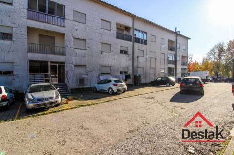 Arrumos transformados em T4, no coração de São Pedro