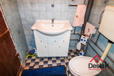 Fantástica moradia de Pedra, no Centro de Santa Cruz da Trapa